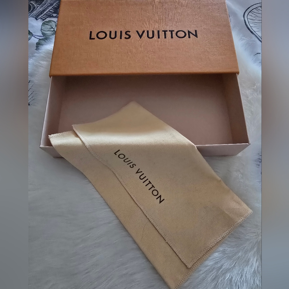 Louis Vuitton Dust Bag and Box for wallet - Picture 6 of 12
